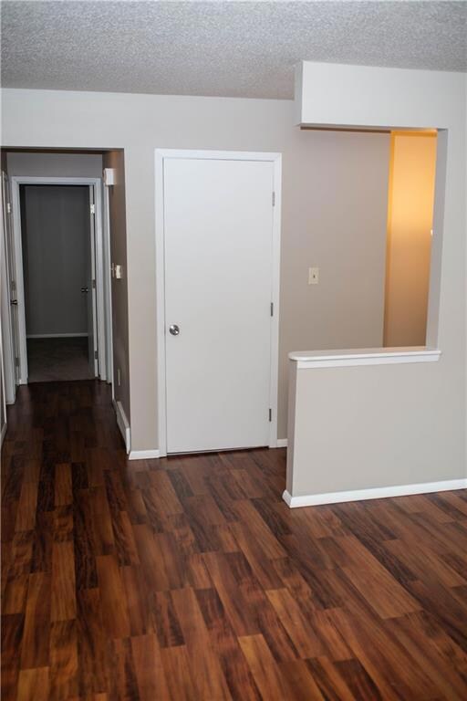 1024 E 19th St N, Newton, IA 50208 - photo 5