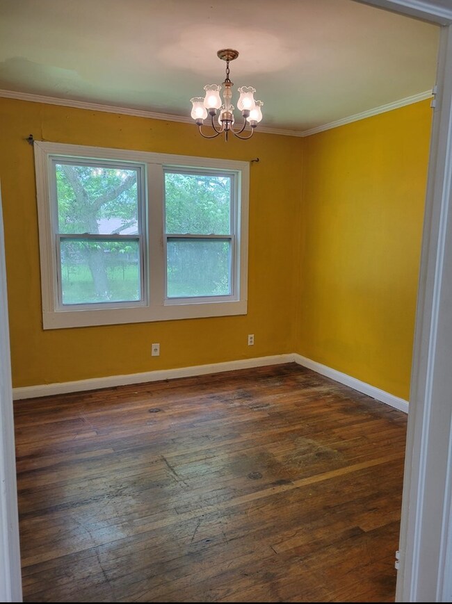 303 Chandler St, Dothan, AL 36301 - photo 4