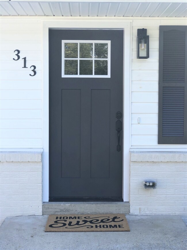 313 Rogers Dr, Manchester, TN 37355 - photo 2