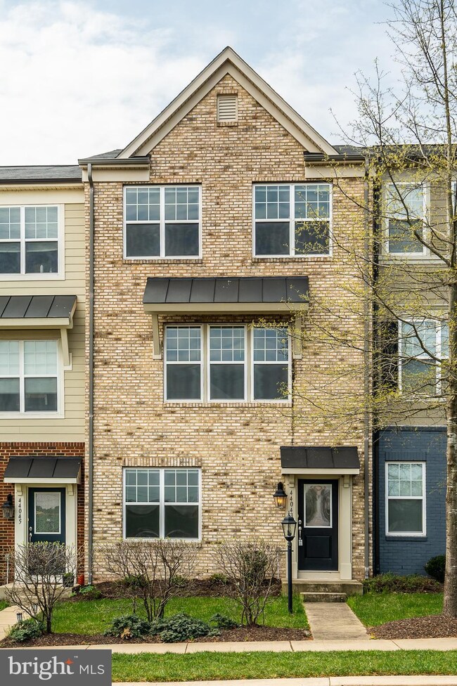 44043 Eastgate View Dr, Chantilly, VA 20152 - photo 2