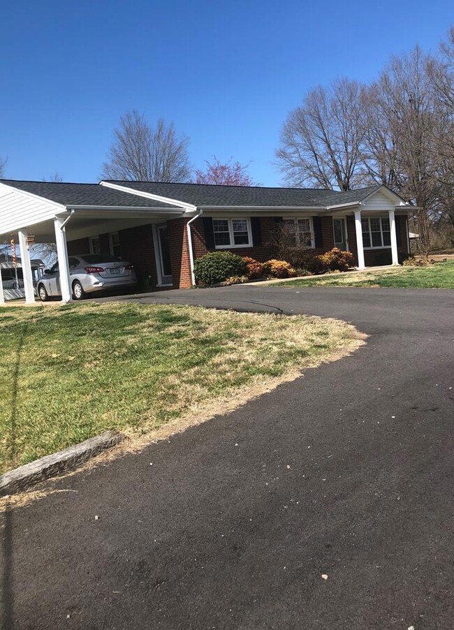 15881 Mount Cross Rd, Dry Fork, VA 24549 - photo 2