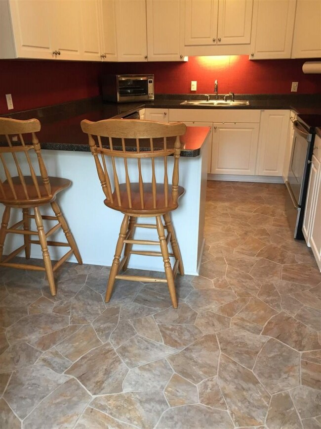 321 Lakewood Dr, Jacksonville, NC 28546 - photo 7