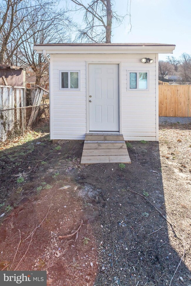 7209 Hastings Dr, Capitol Heights, MD 20743 - photo 3