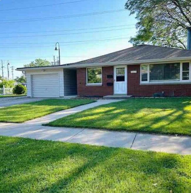 5607 N Argyle Ave, Milwaukee, WI 53209 - photo 2