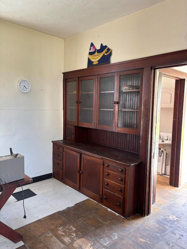 810 Vine St, Manistee, MI 49660 - photo 4