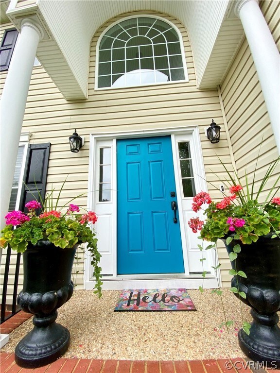 WELCOMING FRONT PORCH