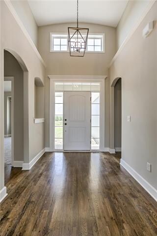 21013 Emerald St, Spring Hill, KS 66083 - photo 2