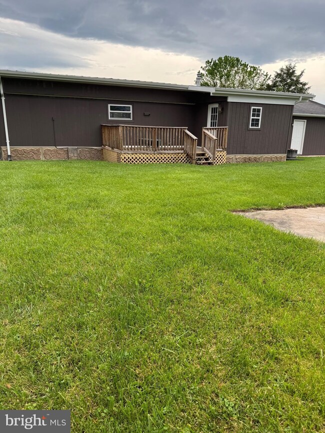 220 3rd St, Moorefield, WV 26836 - photo 5