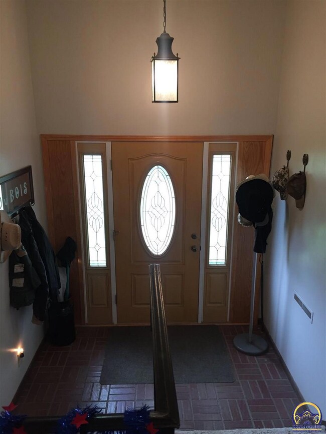 3321 SW Hodges Rd, Topeka, KS 66614 - photo 2