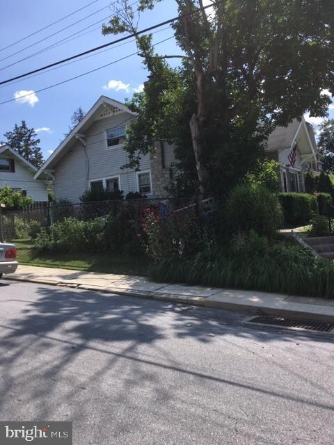 1036 Olive St, Coatesville, PA 19320 - photo 3