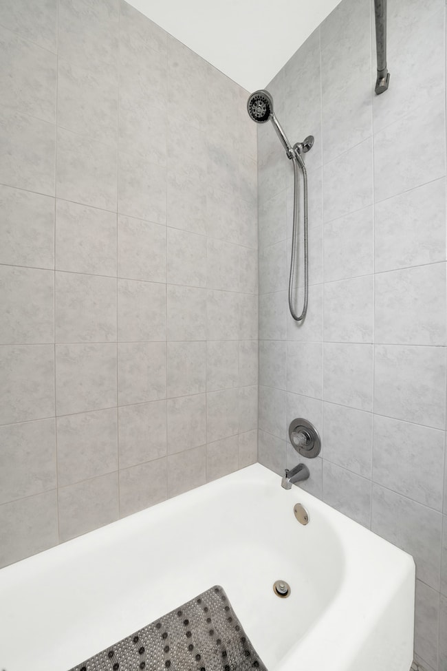 8912 Windsor Ln, Bridgeview, IL 60455 - photo 6