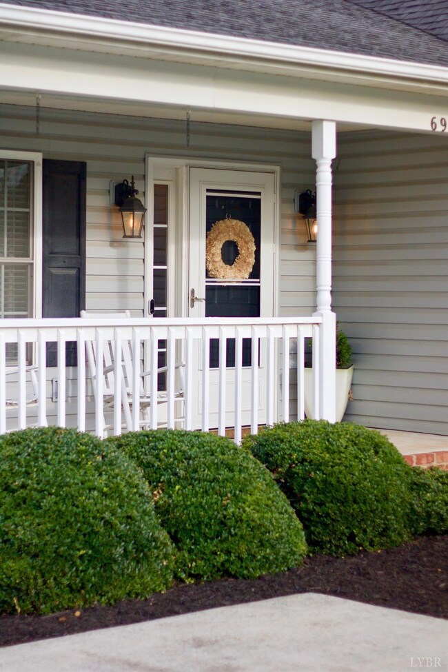 69 Russell Springs Dr, Lynchburg, VA 24501 - photo 2