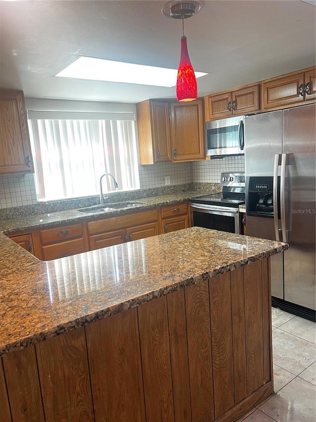 9820 Glen Moor Ln, Port Richey, FL 34668 - photo 4