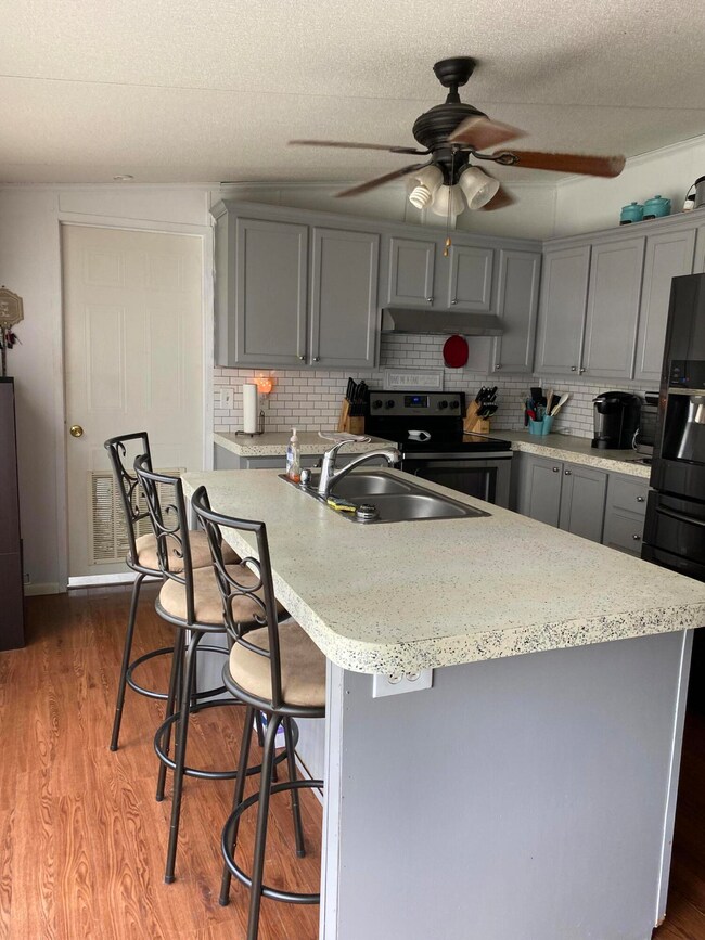 Kitchen with island