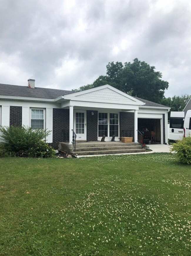 121 Horst St, Crown Point, IN 46307 - photo 3