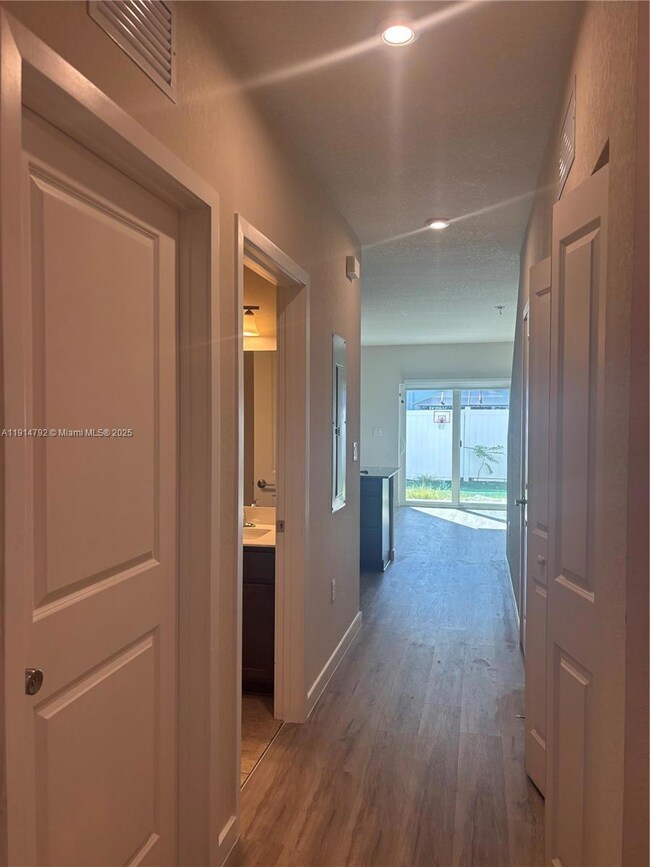 1021 NW 5th Ct unit 1021, Homestead, FL 33034 - photo 2