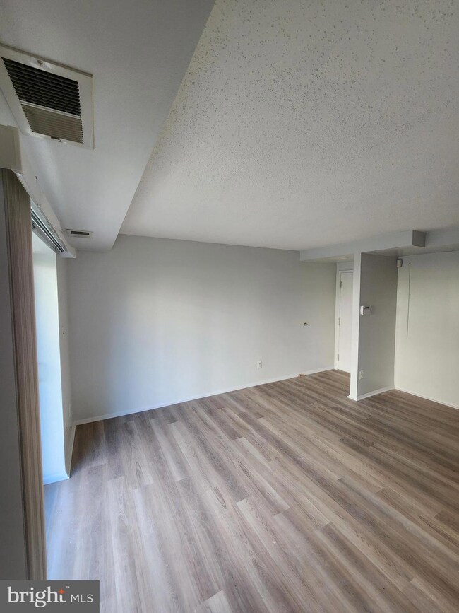 11921 Tarragon Rd unit B, Reisterstown, MD 21136 - photo 4