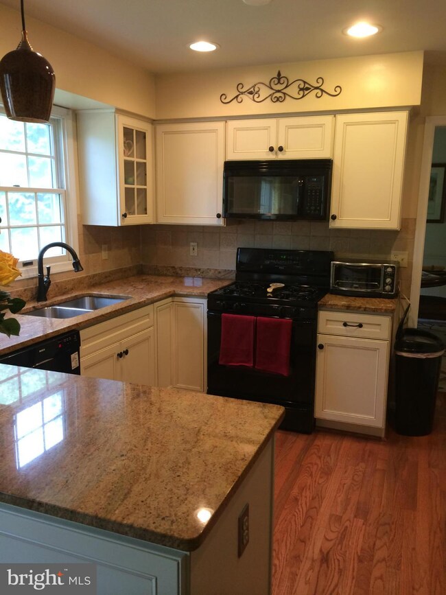 8710 Brazke Ct, Clinton, MD 20735 - photo 4