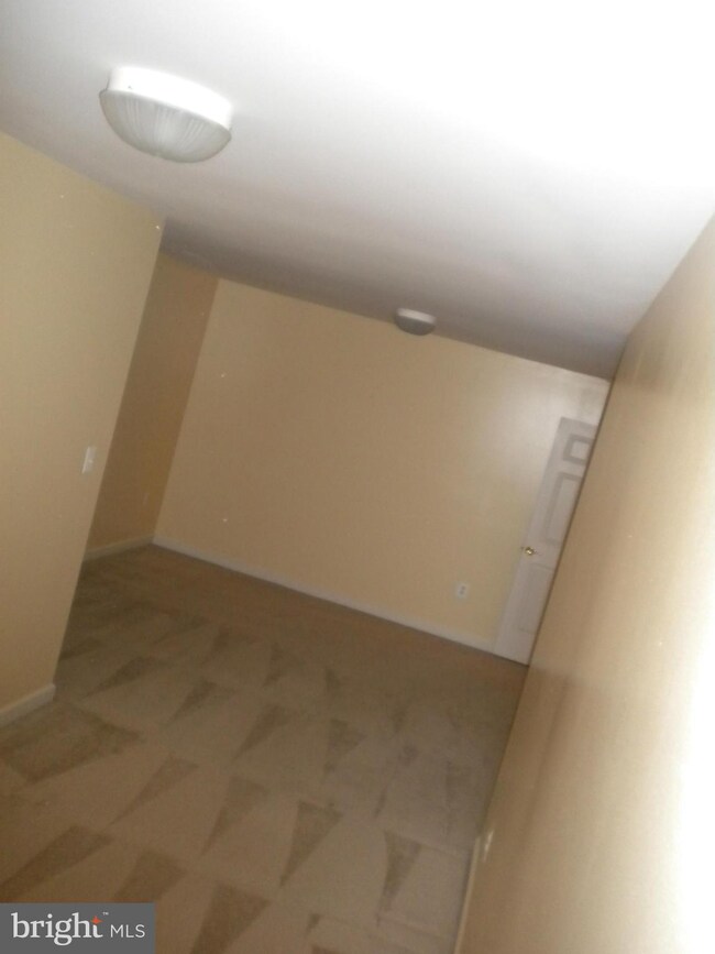 213 N View Cir, Warrenton, VA 20186 - photo 7