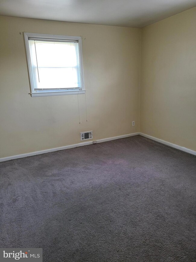 6236 Tramore Rd, Baltimore, MD 21214 - photo 4