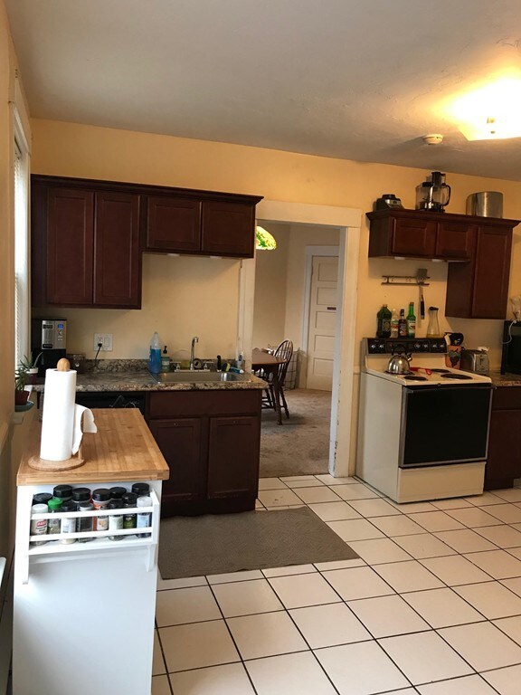 1020 Stafford St unit 1020, Rochdale, MA 01542 - photo 4