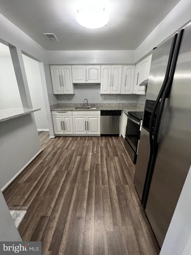 2864 Madeira Ct unit 19, Woodbridge, VA 22192 - photo 2