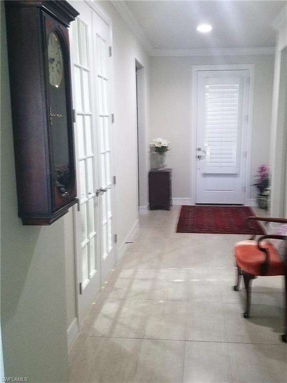 Large foyer with upgrade Tiled Level 3 Classico 12
