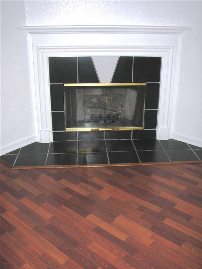 2467 Nugget Ln unit B, Tallahassee, FL 32303 - photo 3