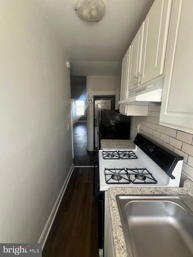 1612 Mcculloh St unit 3RD FLOOR, Baltimore, MD 21217 - photo 7