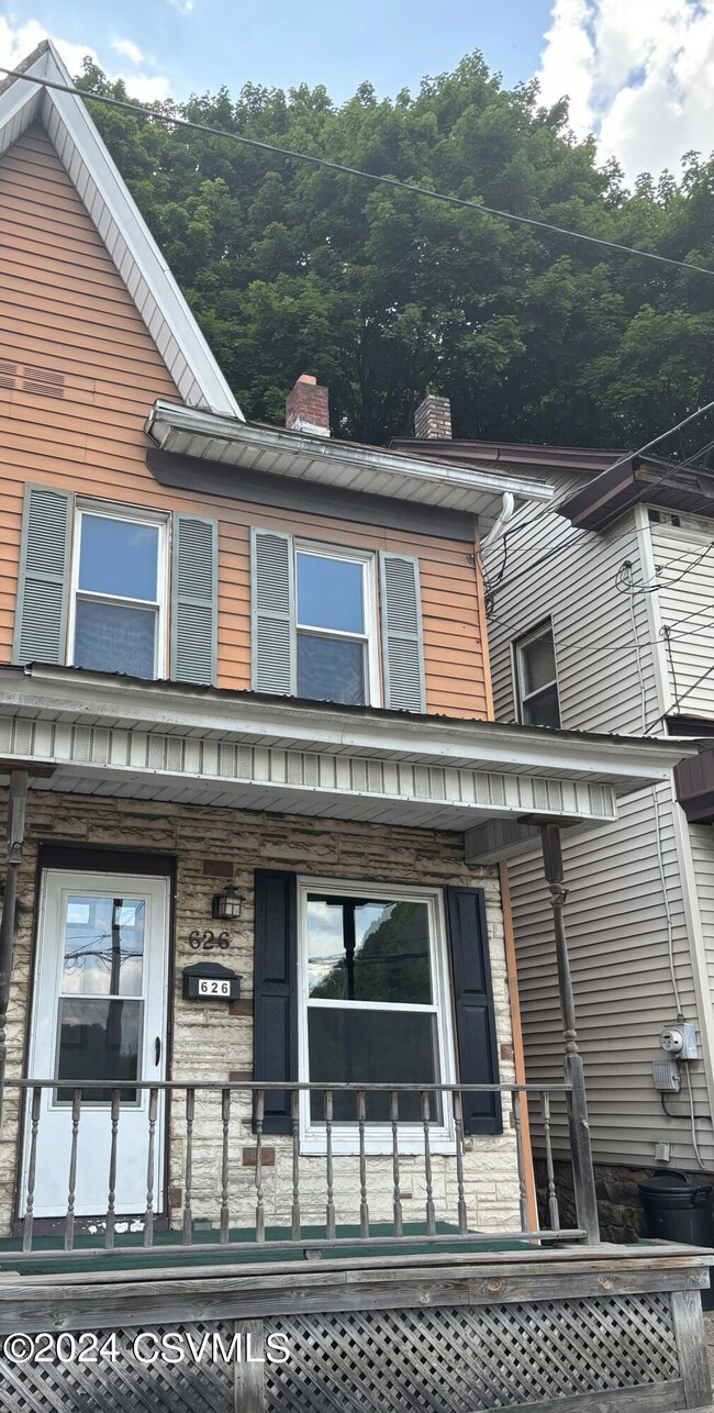 626 N 2nd St, Shamokin, PA 17872 - photo 2