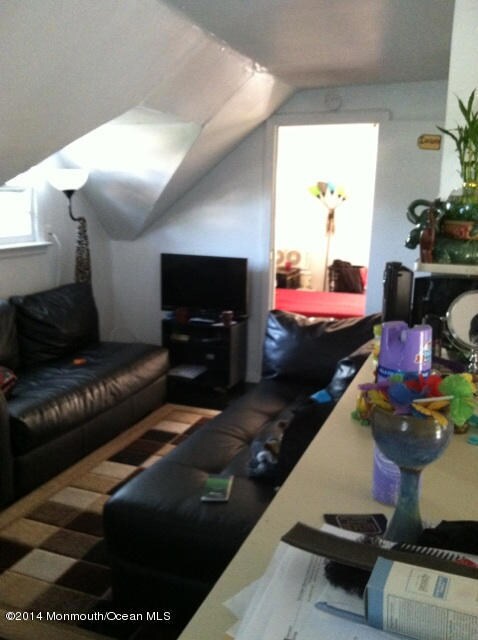 1711-2 HECK AVE (LIVING ROOM VIEW 1