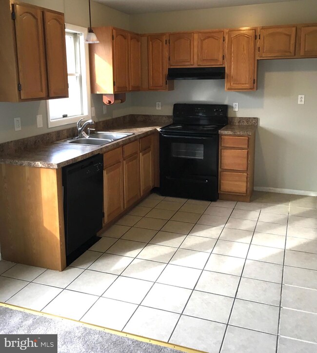 1599 Butter Ln, Reading, PA 19606 - photo 7