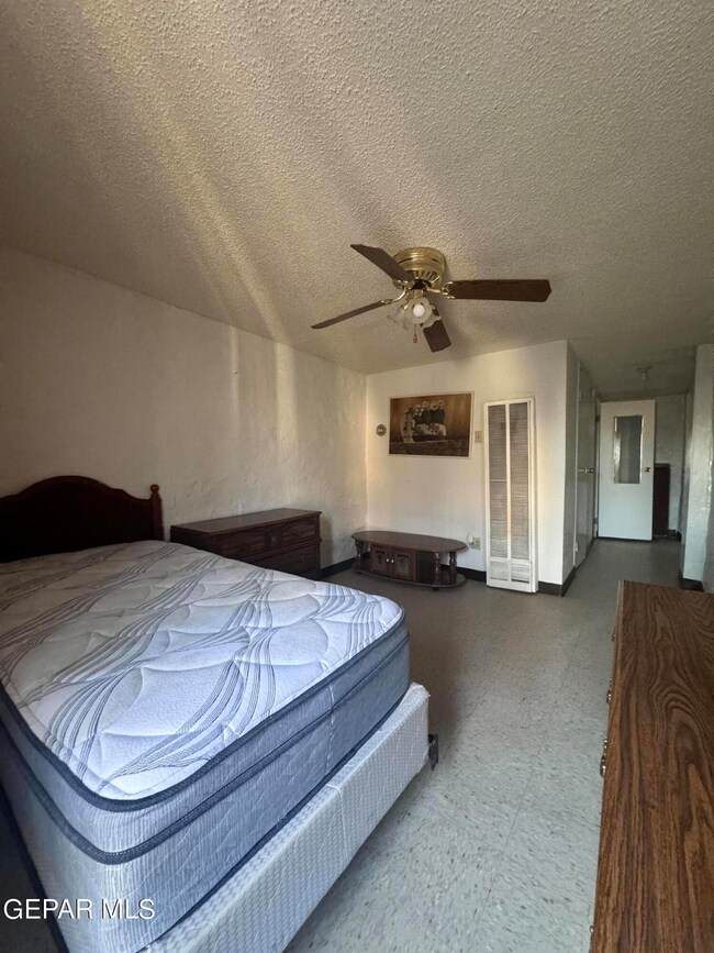 3713 Frankfort Ave unit Back, El Paso, TX 79930 - photo 6