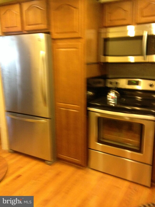 1111 Raydale Rd, Hyattsville, MD 20783 - photo 4