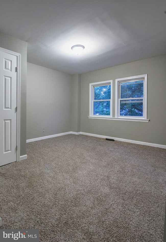 840 Lyndhurst St, Baltimore, MD 21229 - photo 5