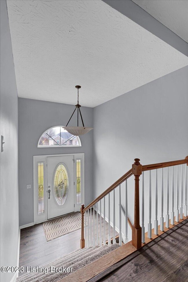 565 Helmwood Cir, Mount Washington, KY 40047 - photo 6