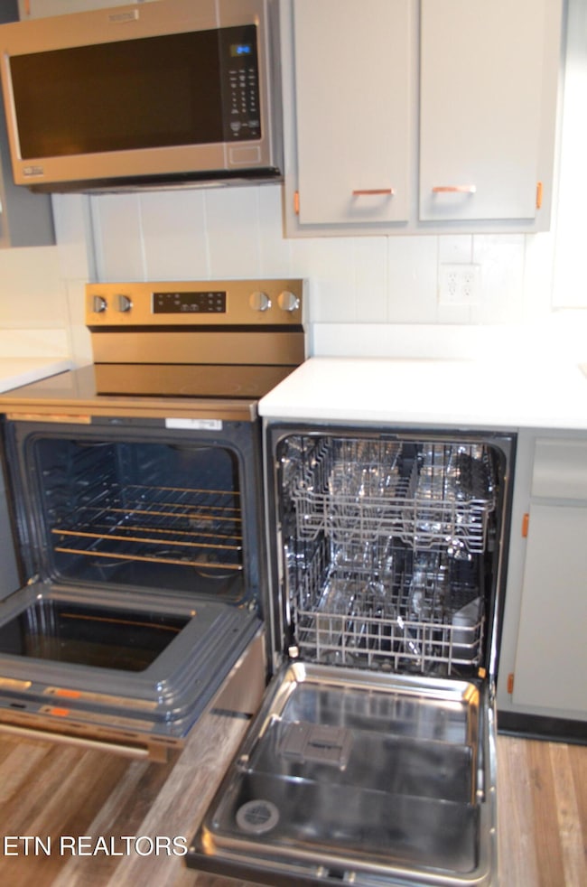 106 Cedar Ln, Oak Ridge, TN 37830 - photo 3