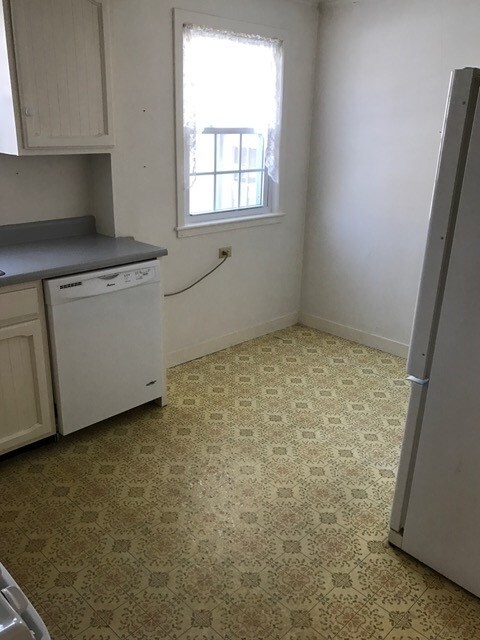 53 Decatur Rd, Portsmouth, NH 03801 - photo 7