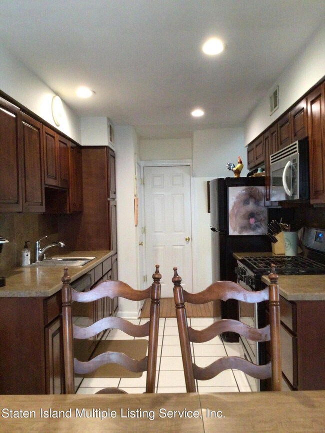 523 Willow Rd E unit 1, Staten Island, NY 10314 - photo 7
