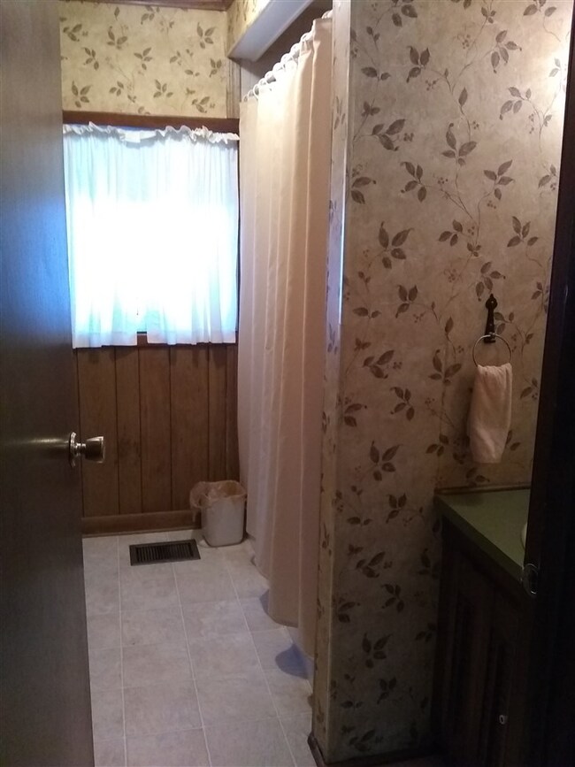 4106 E Hill Rd, Andover, VT 05149 - photo 7