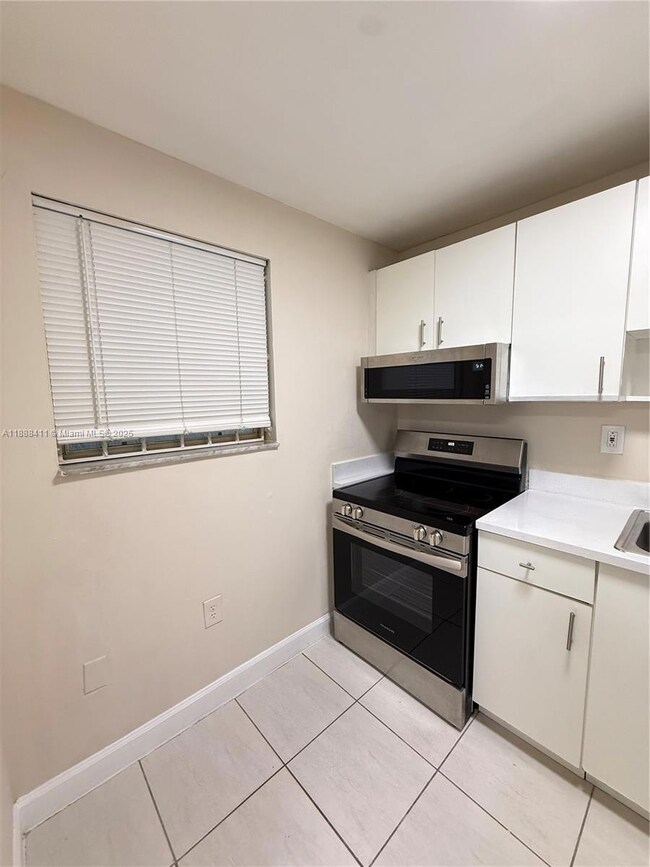 1725 W 60th St unit F105, Hialeah, FL 33012 - photo 5