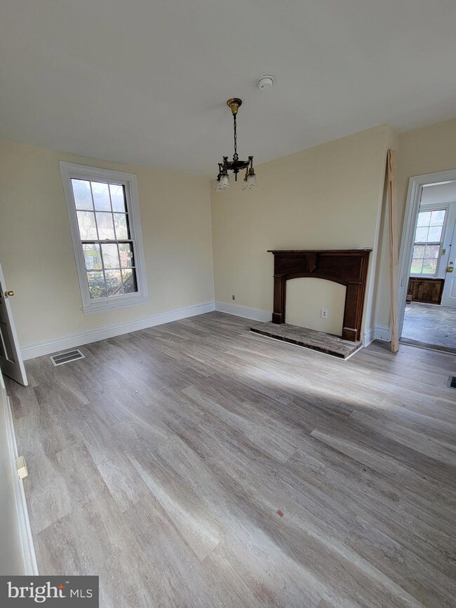 280 S Main St, Chambersburg, PA 17201 - photo 4