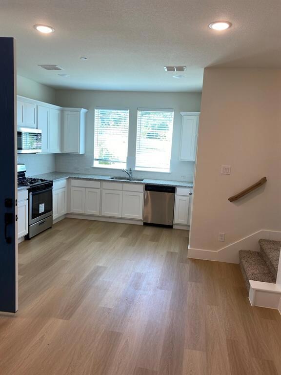 7664 Resting Mews Ln, North Richland Hills, TX 76182 - photo 4