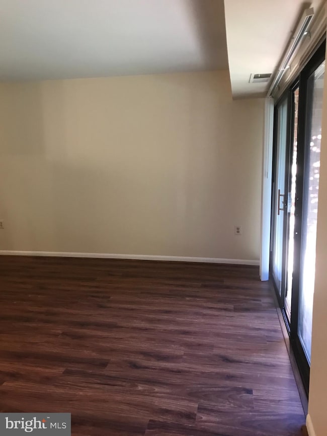 10724 West Dr unit 101, Fairfax, VA 22030 - photo 7