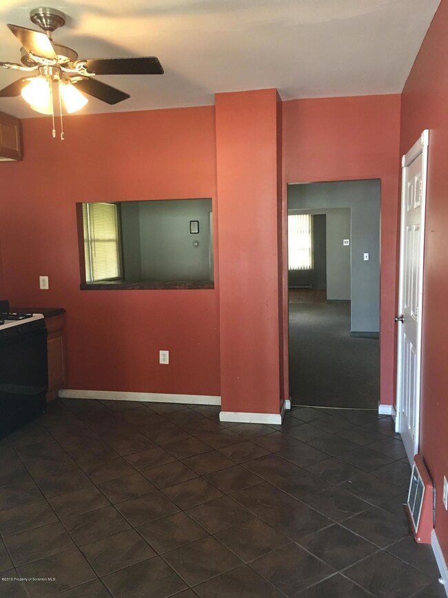 1312 Dartmouth St, Scranton, PA 18504 - photo 3