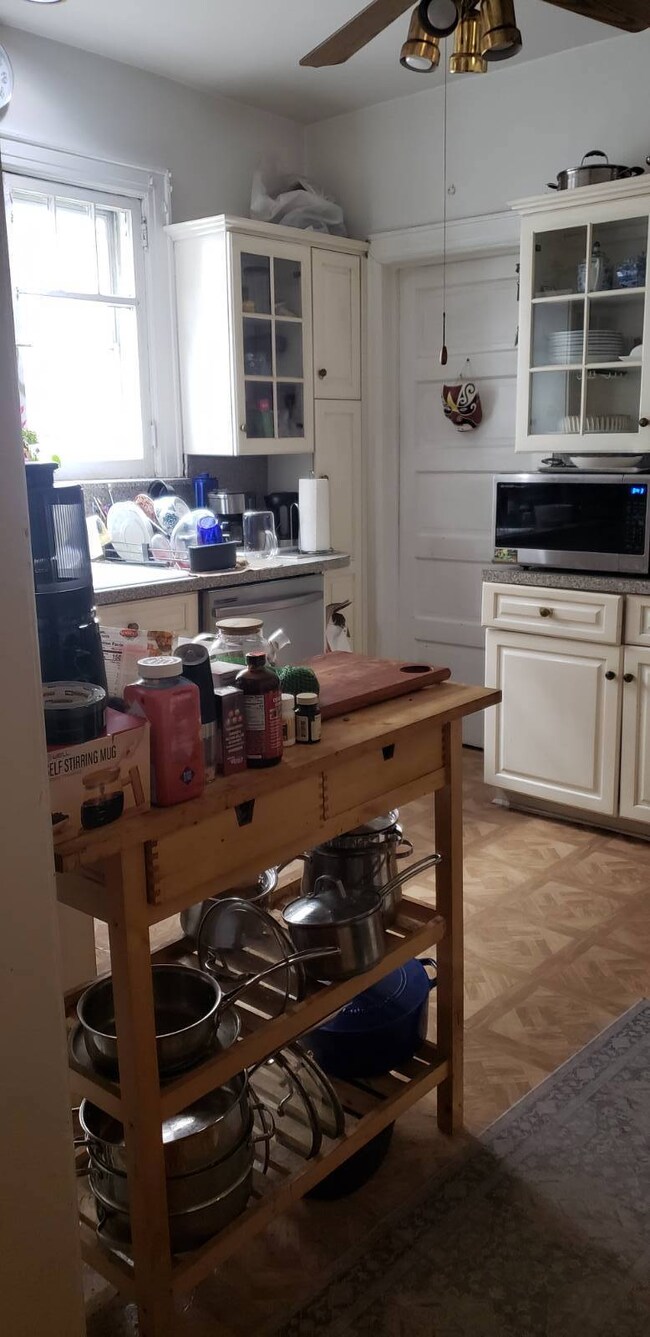 10515 27th Ave, East Elmhurst, NY 11369 - photo 5