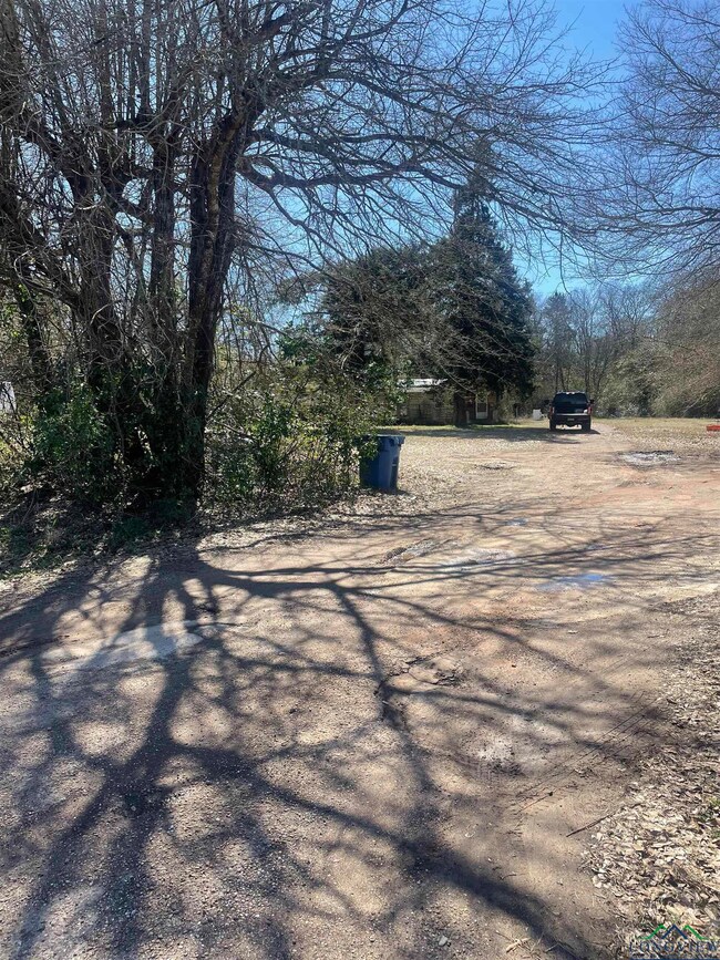 3108 Dudley Rd, Kilgore, TX 75662 - photo 2