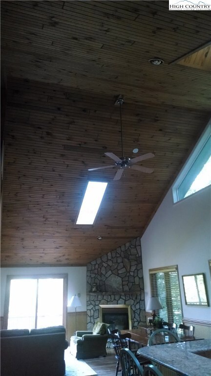 808A Glens Blvd, Banner Elk, NC 28604 - photo 4