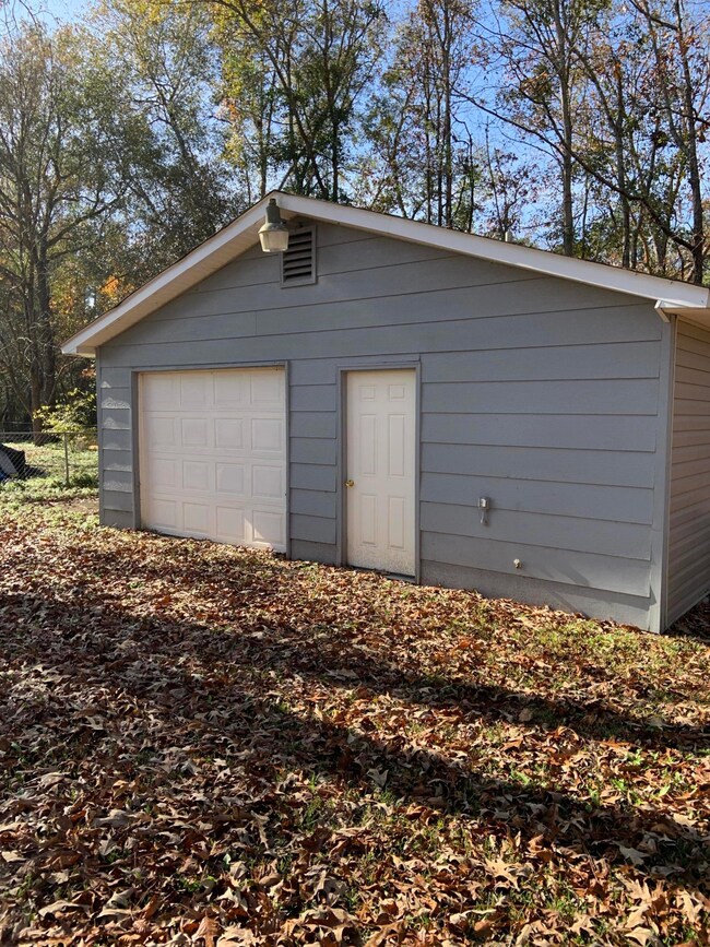 1095 Longpoint Rd, Cross, SC 29436 - photo 4