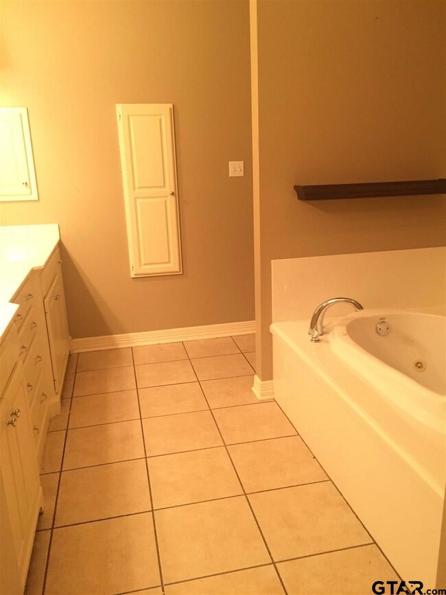 2904 2904 Scotland Cir, Tyler, TX 75707 - photo 3